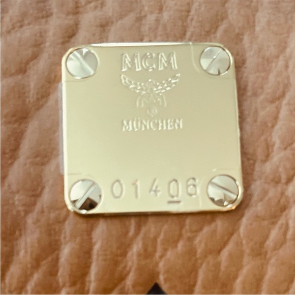 🍒 MCM Toni Mini Visetos Shopper Tote Cognac NWT - Picture 10 of 16